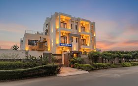 Fabhotel Phoenix Hospitality - Nr Dlf Cyber Hub & Metro, Gurugram