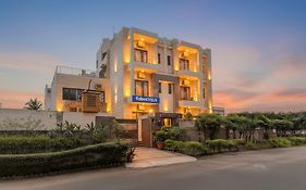Fabhotel Phoenix Hospitality - Nr Dlf Cyber Hub & Metro, Gurugram
